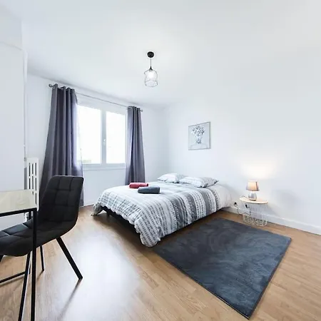 Apartment Spacieux Et Vue Sur Espaces *