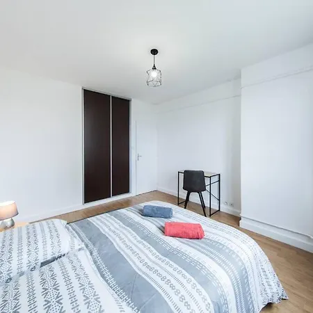Apartment Spacieux Et Vue Sur Espaces Tours